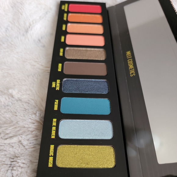Electrip Eyeshadow Palette Melt Cosmetics - Picture 5 of 7